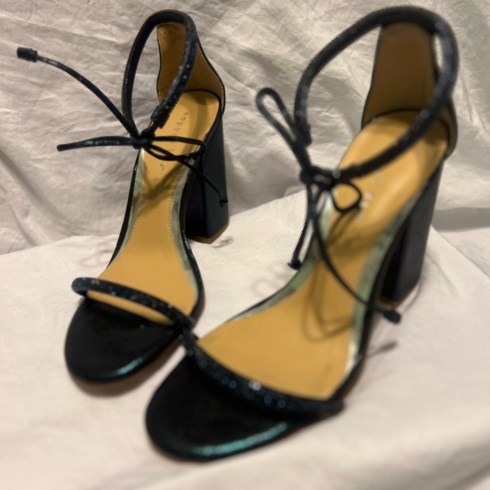Cooper key Elegant glitter navy blue block heels
